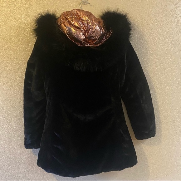 Coalition L.A. Reversible Metallic‎ Faux Fur Coat Mob Wife - Picture 8 of 16